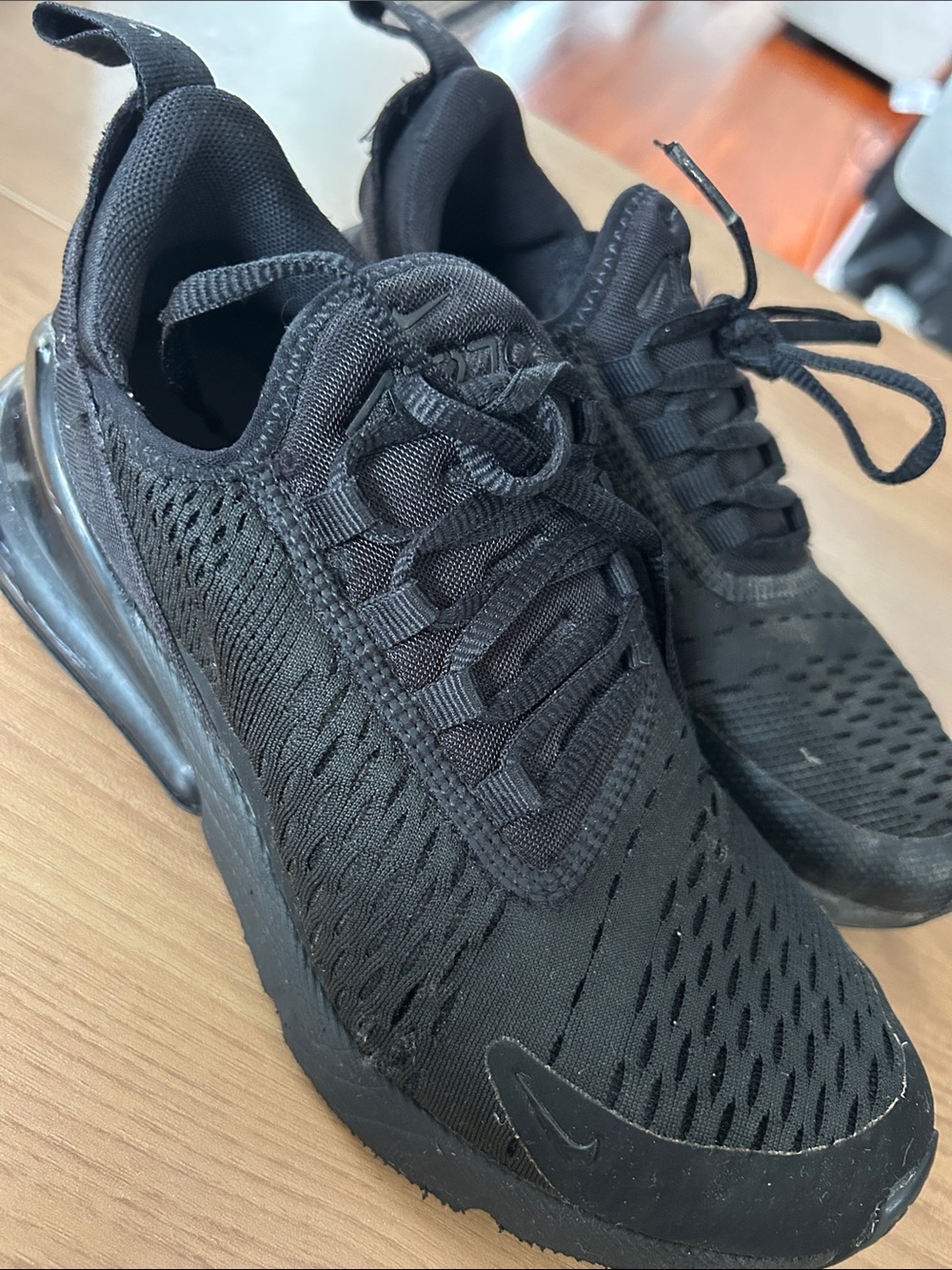 Nike Black Knit Men's Sneakers with Visible Air Heel